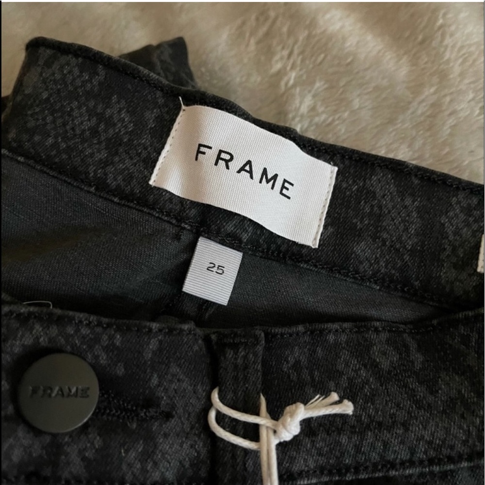 New Woman’s FRAME Le Skinny De Jeanne Python Black & Silver Skinny Jeans - Picture 7 of 16